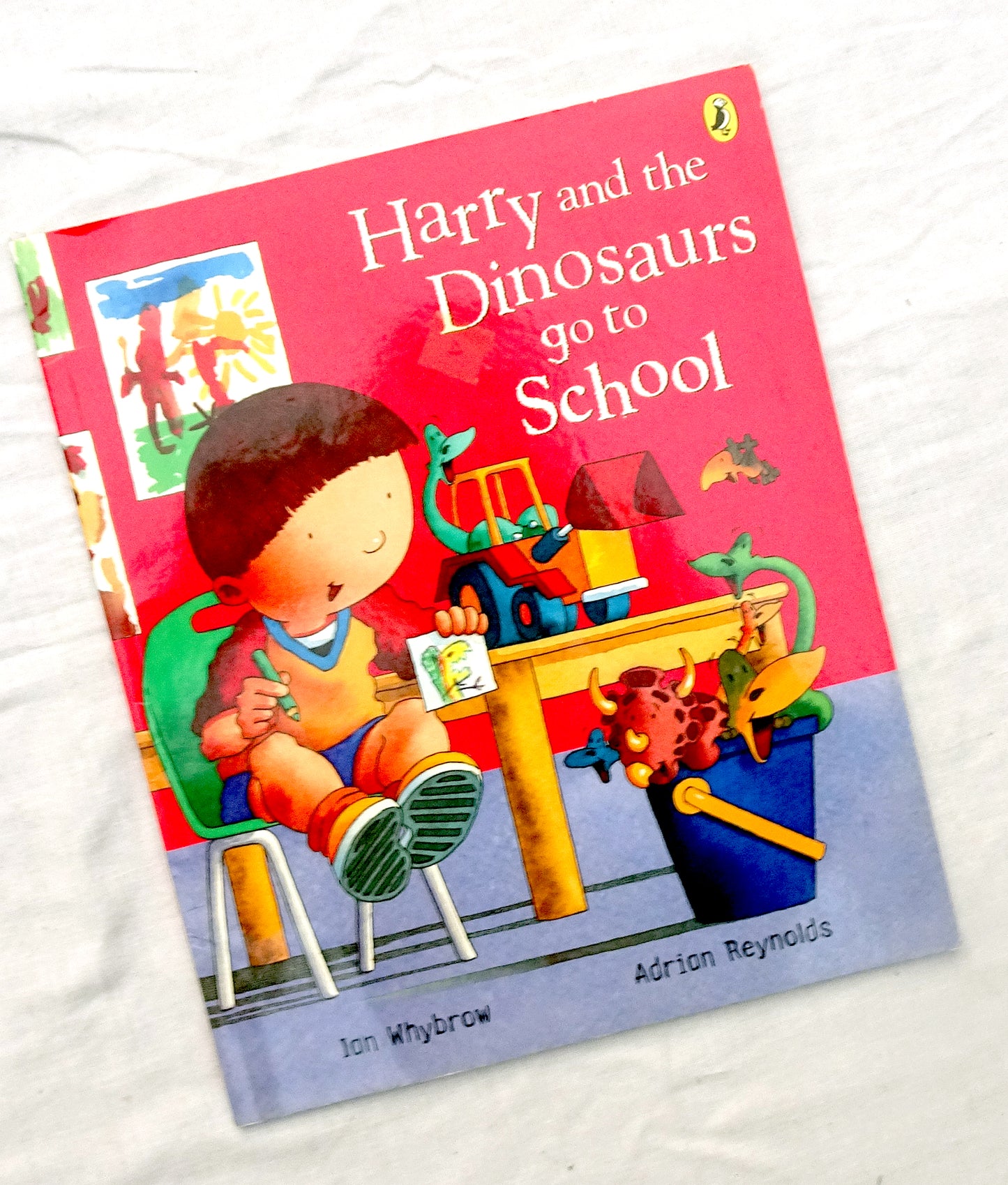 Harry and the dinosaurs go to school