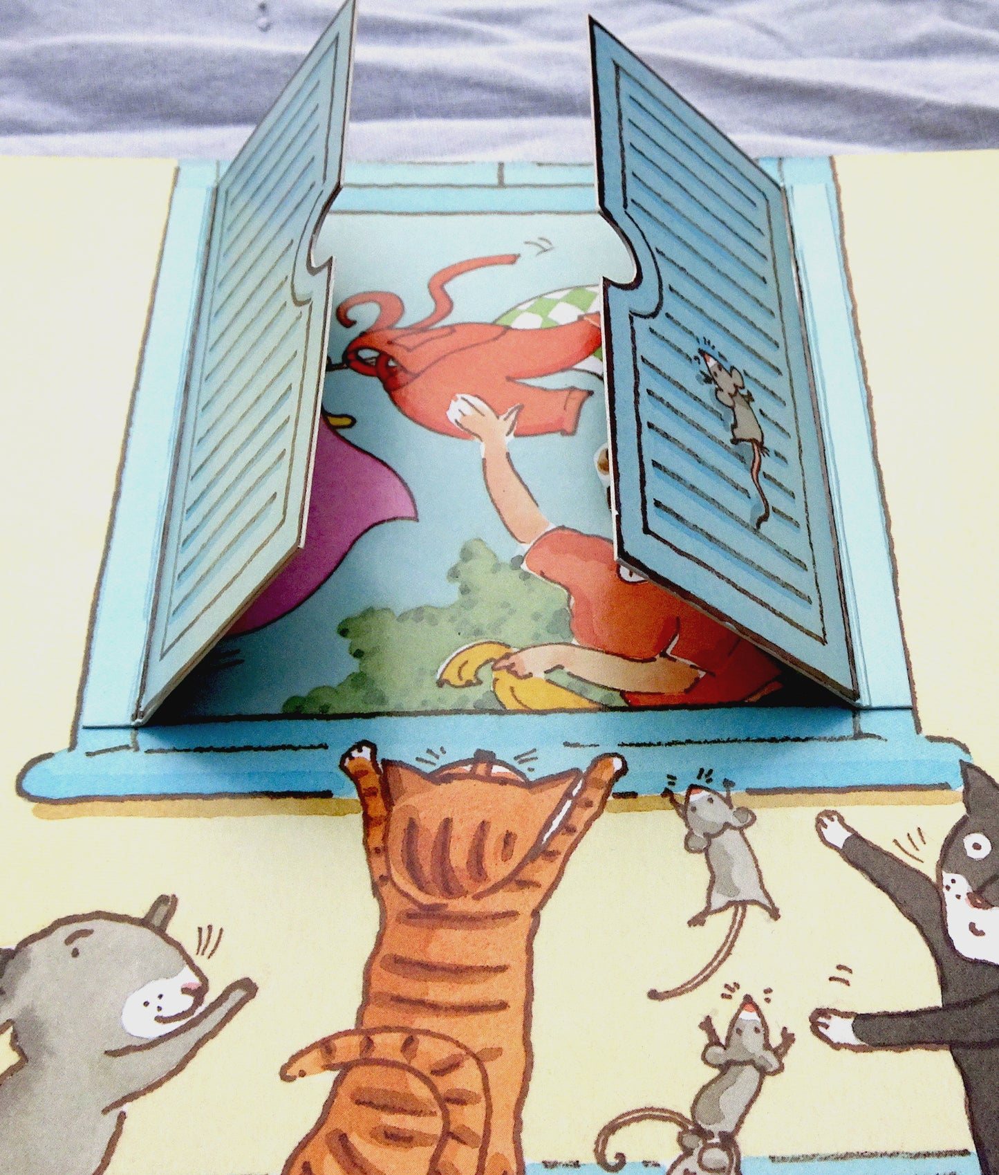 No bed without ted : flap book