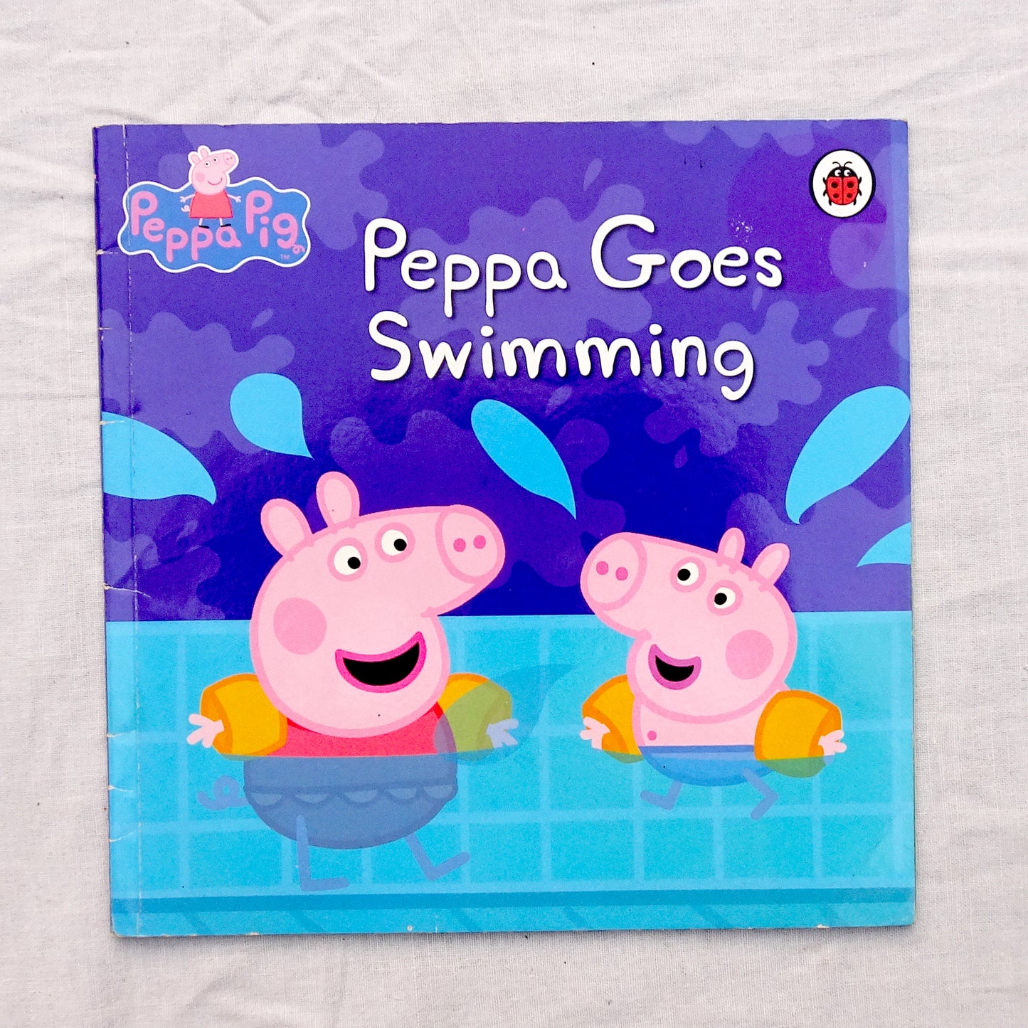 Peppa pig - Peppa goes swimming